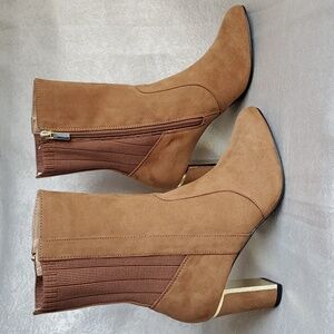 IMAN Global Chic Luxe Faux Suede Ribbed Stretch Knit Block Heel Boots SIZE:7W